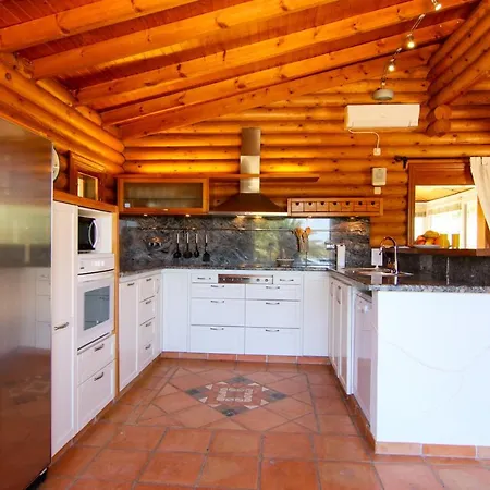 Dulce Manchón Villa